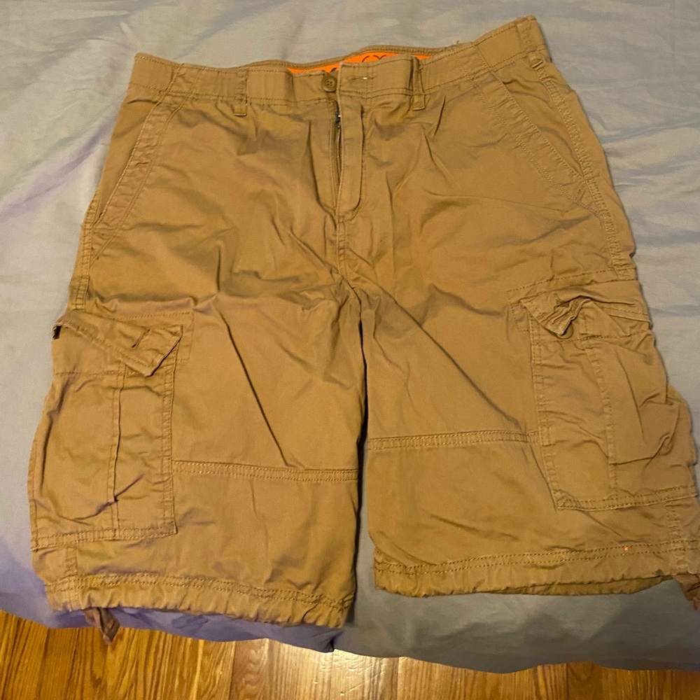 Men’s cargo shorts